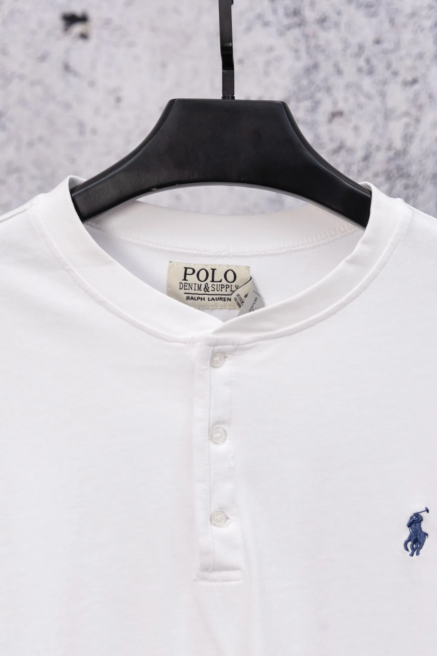 P180 RALPH LAUREN/Ralph Lauren 25fw war horse embroidered buttoned long-sleeved T-shirt with a sense of vitality and relaxation, middle-class old money style old money style Henry shirt War horse Henry shirt, a very rare series, a day of relaxation for the middle-class old money, this season is just right. Simple, refreshing, comfortable and easy to wear. Clean it up and you will be full of energy all day long. Size: S-XL Color: Gray White